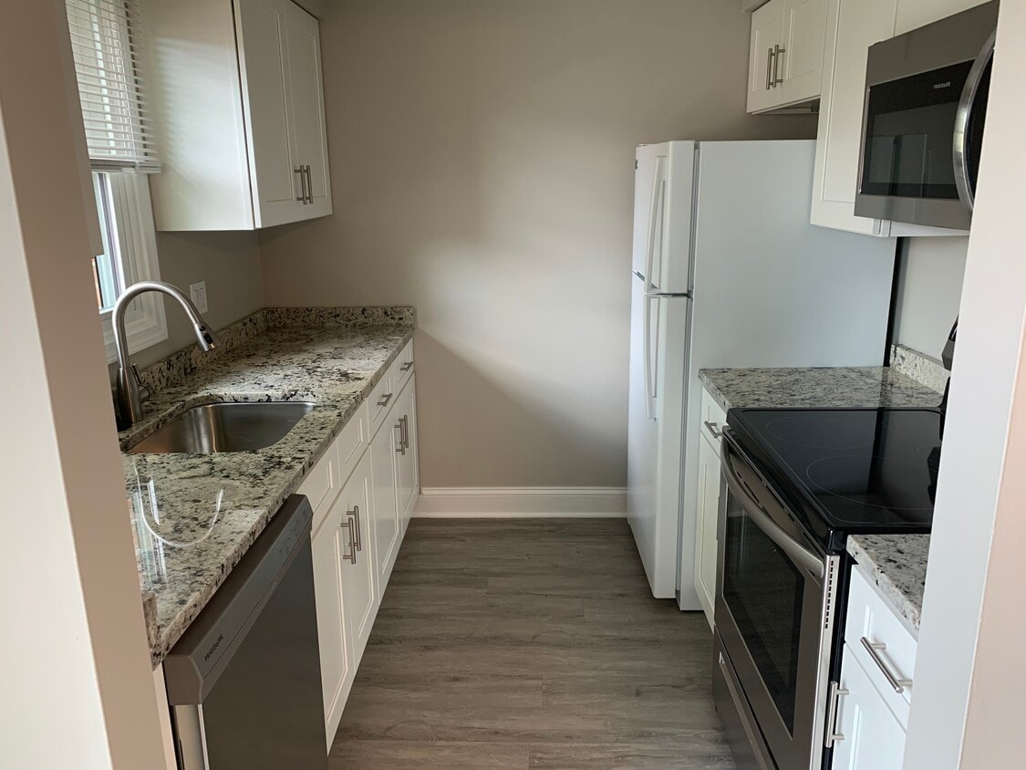 Floor Plan - 2 Bedroom, 1 Bathroom