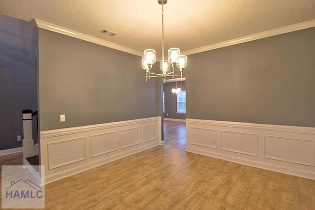 Photo - 432 Fairview Cir