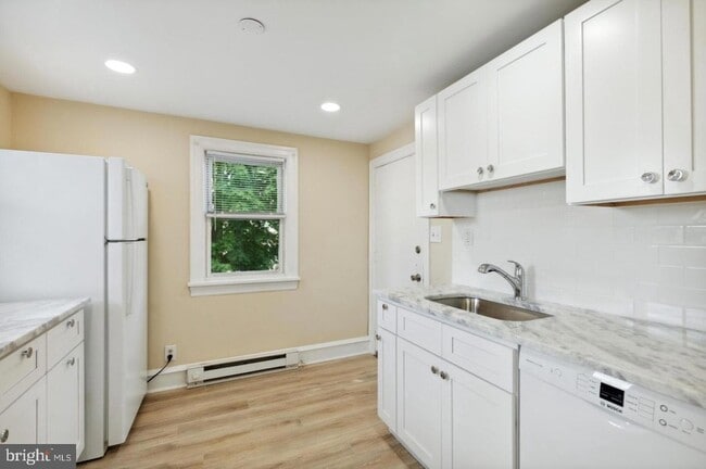 Photo - 264 Walnut St