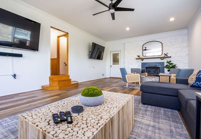 Building Photo - 9551 Peterson Dr Unit SI ID1539833P