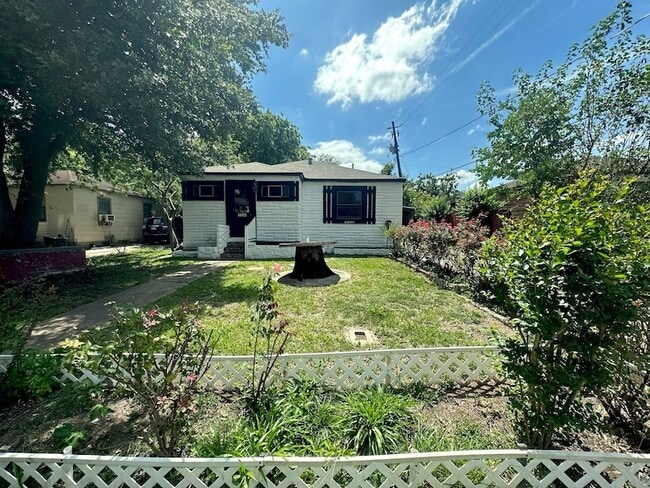 Building Photo - 1405 Westway St