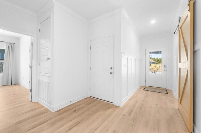 Photo - 156 Emarie Grey Cir