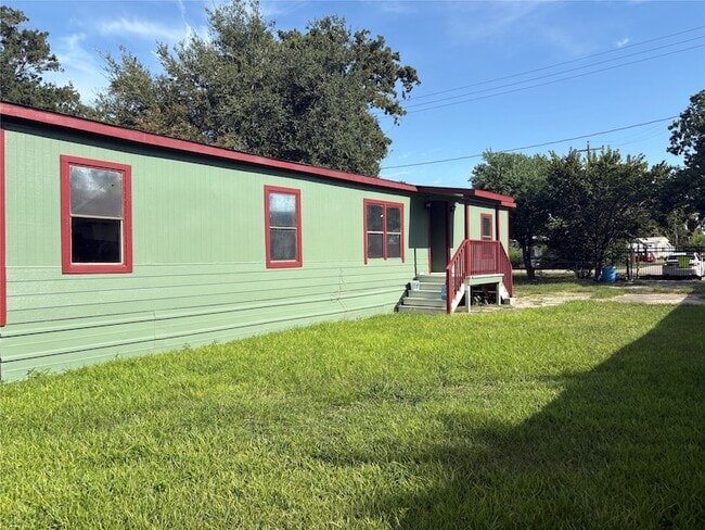 Photo - 16211 N Shore Dr