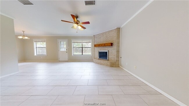 Photo - 1003 Val Verde Dr