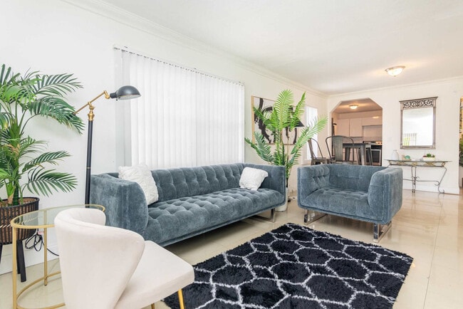 Building Photo - 7727 NW 4th Ct Unit ID1234566P