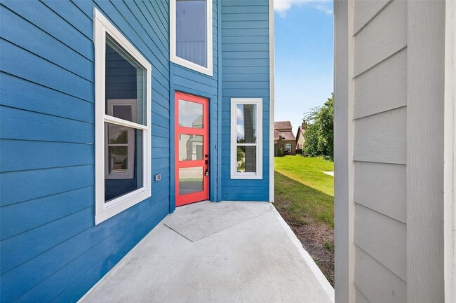 Photo - 115 Capetown Ln