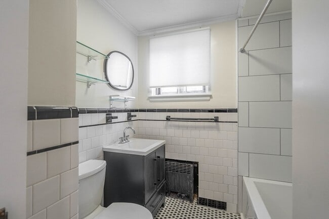 Photo - 20 Ashland St Unit 1R