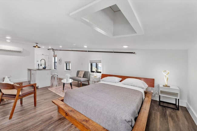 Building Photo - 18 W Elder St Unit ID1056100P