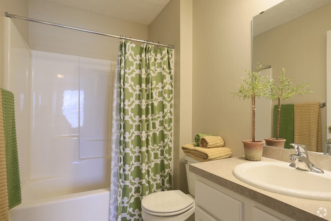 Bathroom - The Cove at Avon Lake