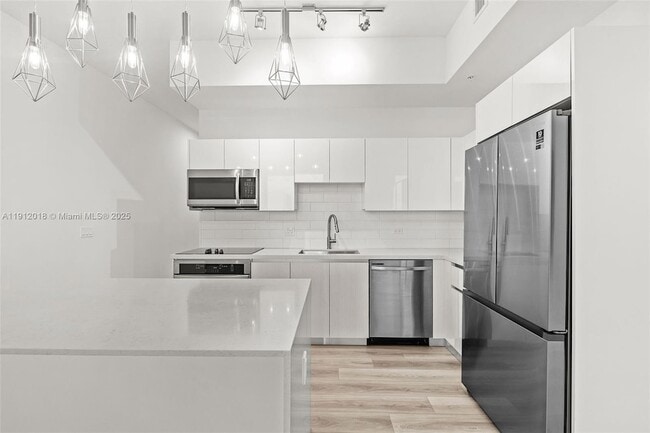 Photo - 101 Diplomat Pkwy Unit 1206