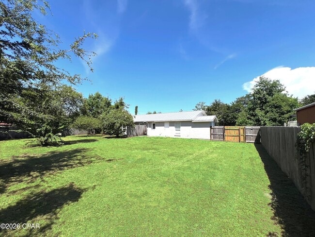 Photo - 3039 Headland Ave