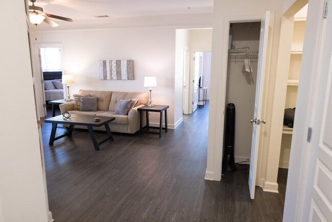 Building Photo - 8122 Hydon Dawn Ln Unit SI ID1225815P