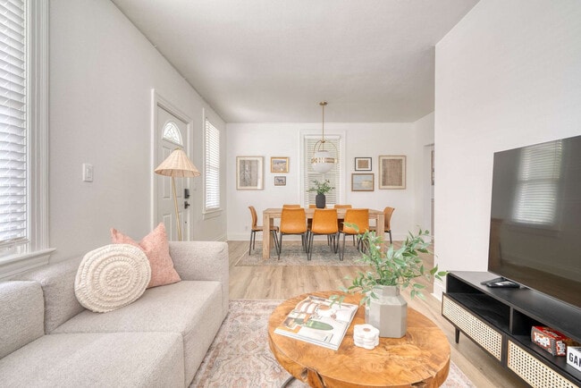 Building Photo - 4128 N Montana Ave Unit ID1309853P