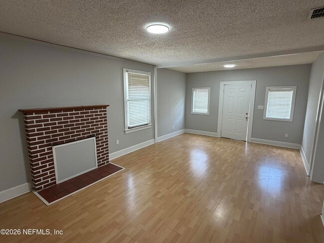 Photo - 5324 Fremont St