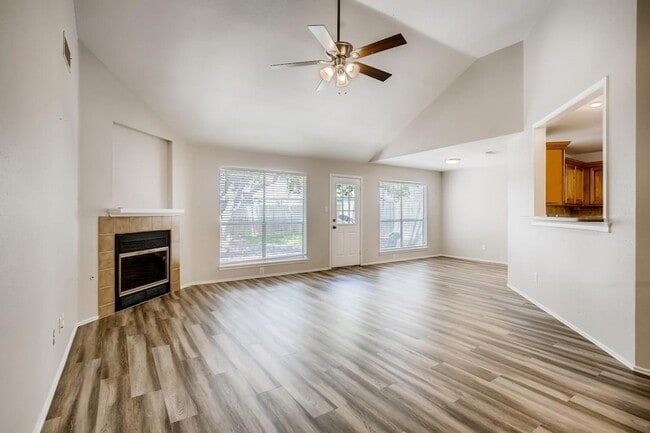 Photo - 607 Battlecreek Ln