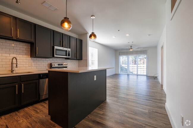 2BR, 2BA - 1,016SF - Marsh Landing