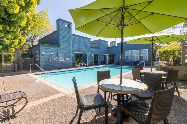 Building Photo - Gatewood Village