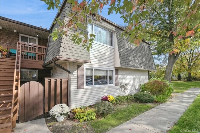 Building Photo - 138 Feller Dr