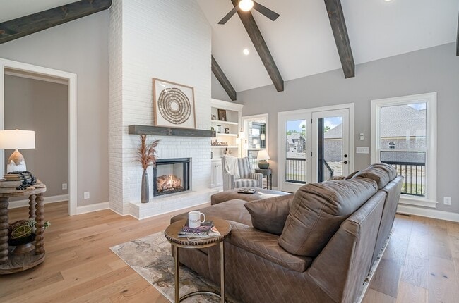 Photo - 1117 Joe Martin Ln