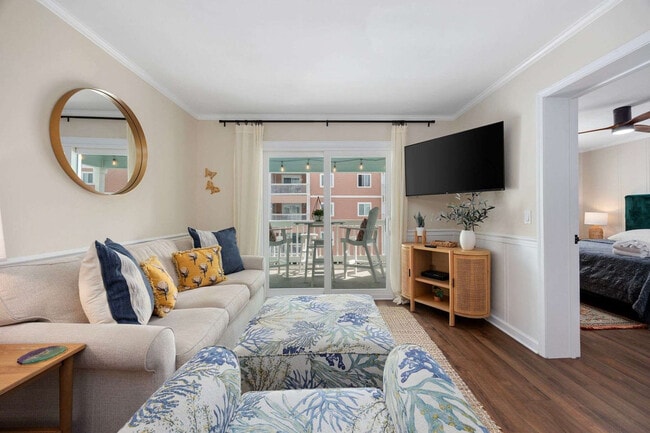 Building Photo - 824 N Waccamaw Dr Unit FL2-ID1308947P