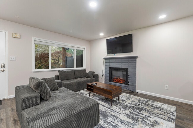 Building Photo - 19122 3rd Dr SE Unit ID1355636P