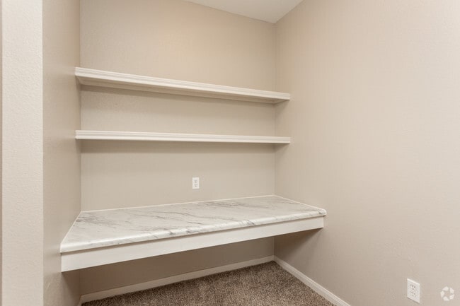 1BR, 1BA - 843SF Built-In Desk and Work Space - The Oaks at Bentwater