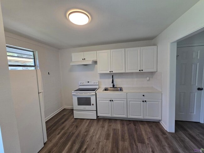 Photo - 3877 Cannon St