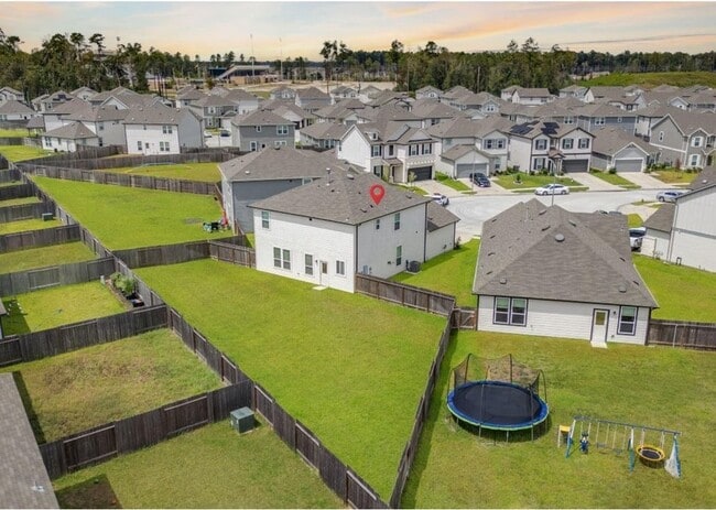 Photo - 23543 Powmill St