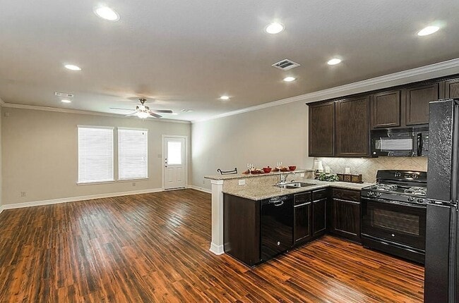 Photo - 295 Woodland Hills Dr Unit B