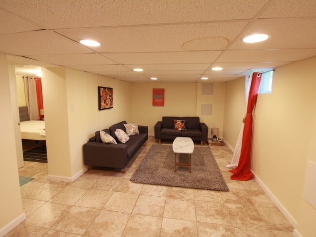 Building Photo - 2021 Washington Blvd Unit SI ID1395512P