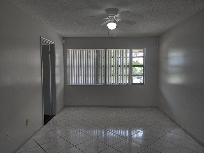 Photo - 1322 Pines Ln