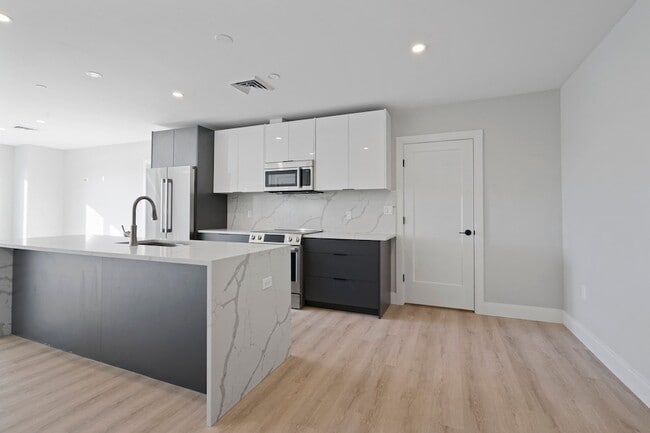 Photo - 25 2nd St Unit 403