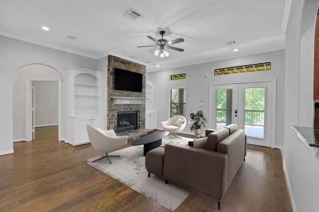 Photo - 270 Lake Grove Dr