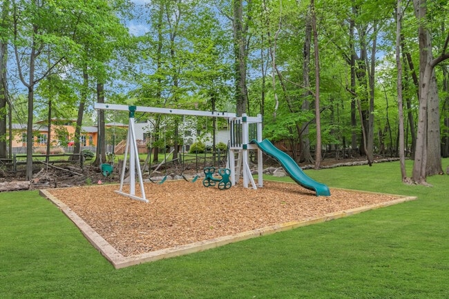 Photo - 110 Smith Hill Rd Unit ID1328114P