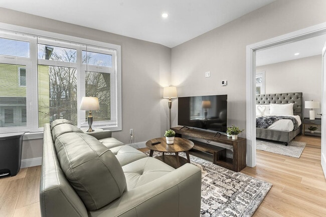 Photo - 394 McGrath Hwy Unit SI ID1364692P