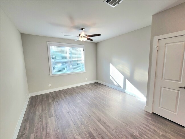 Photo - 1620 Oak Tree Dr Unit 1104