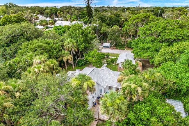 Photo - 1365 Pineapple Ave