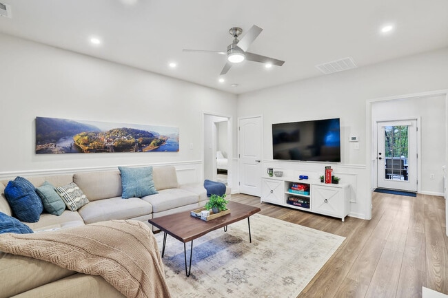 Photo - 193 Scarlet Oak Dr Unit ID1337815P