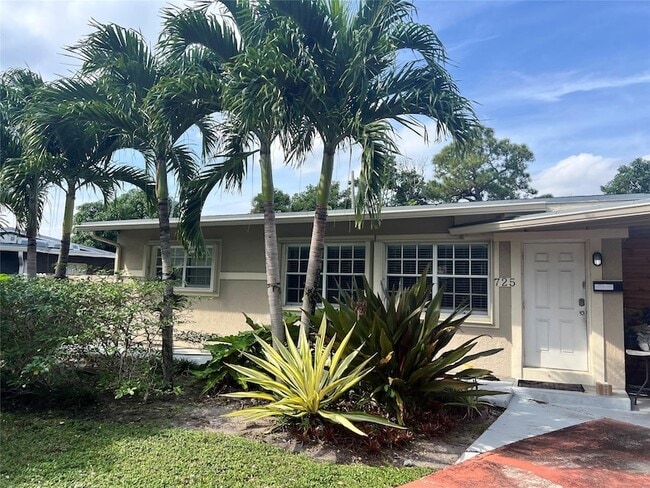 Building Photo - 725 Carolina Ave