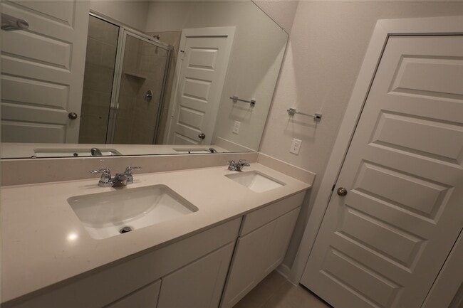 Photo - 8579 Blueberry Ash St