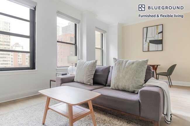 Building Photo - 200 E Chestnut St Unit FL9-ID1390