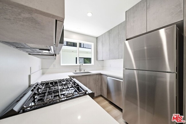 Photo - 333 6th Ave