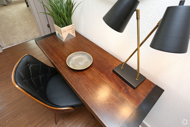 1BR, 1BA - 769 SF - The Breakwater