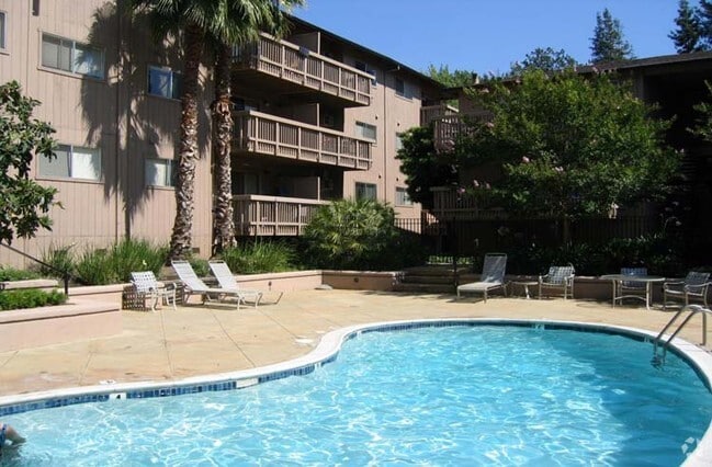 Photo - Regency Plaza Apartments