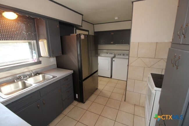 Photo - 2706 Live Oak Dr