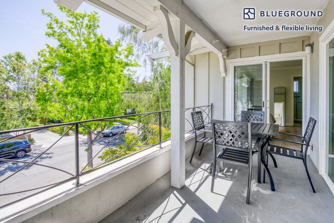 Photo - 837 Cowper St Unit SI FL3-ID1014