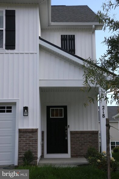 Photo - 218 Munsee Cir