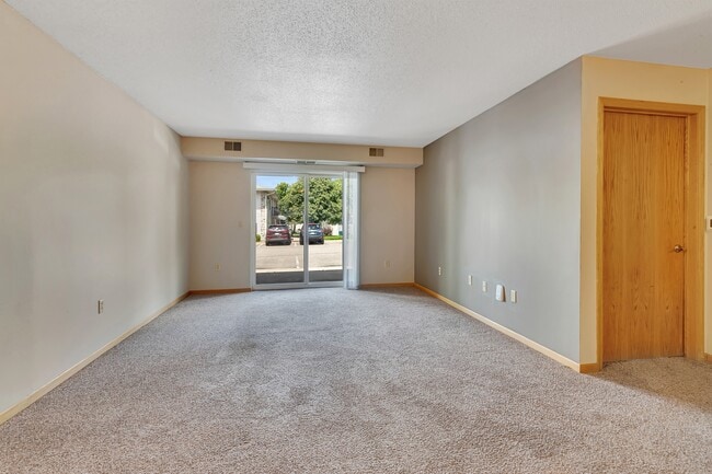 Photo - Monticello Village