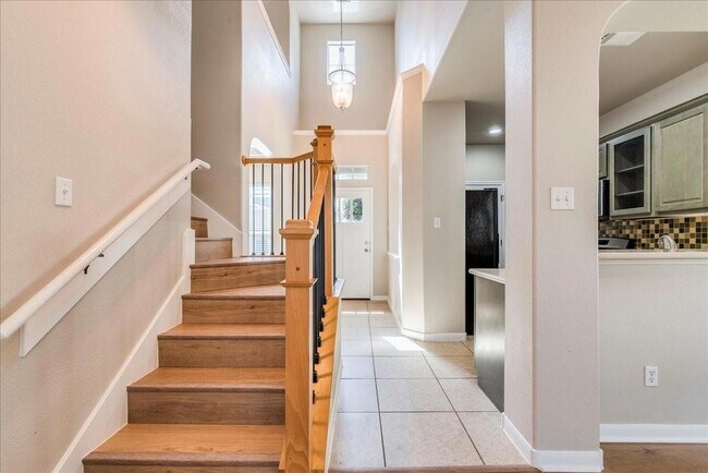 Photo - 2924 Bond Dr