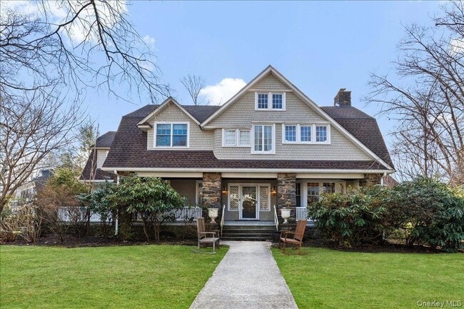 Building Photo - 47 Greenacres Ave